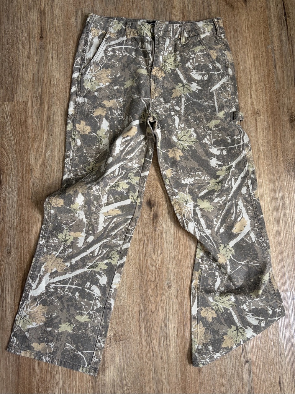 Pinkymoor Women’s camouflage cargo pants- Brown/Green Camo. Size M
